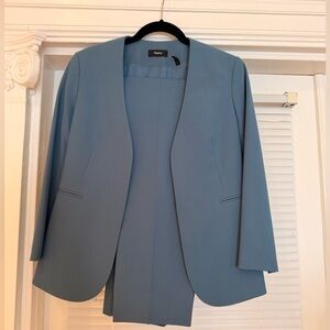 Theory Suit Set- Matching Demitria 4 Pants and Lindrayia Jacket